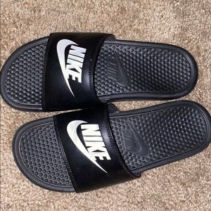 NIKE SLIDES MENS 9-10